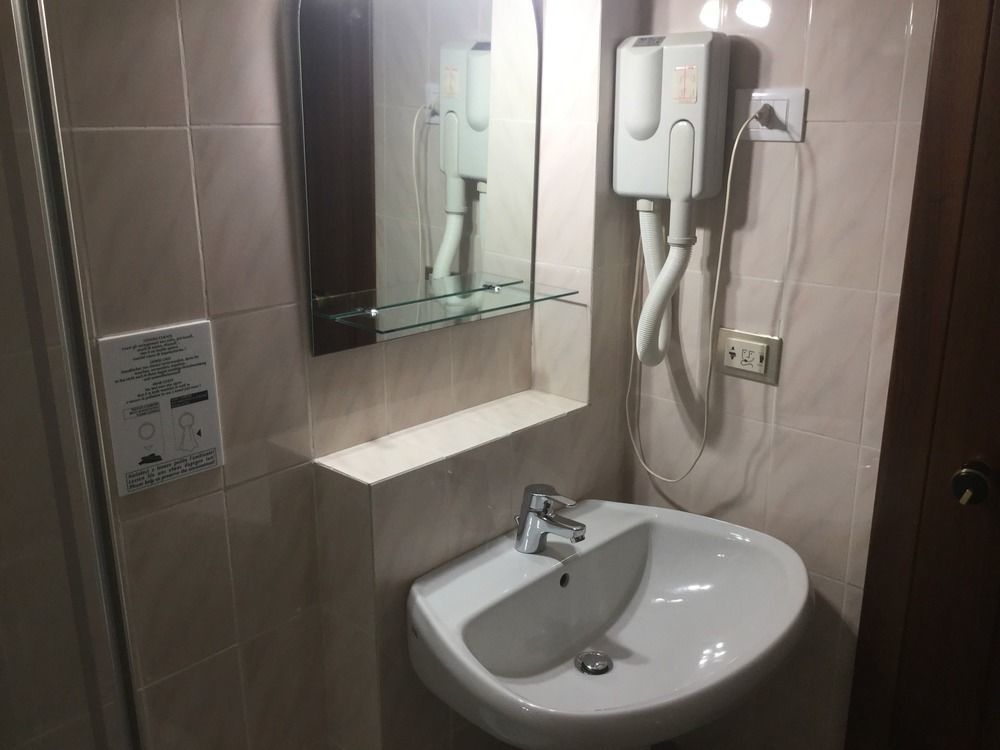 Hotel Marco Polo Self Check-In Bologne Extérieur photo