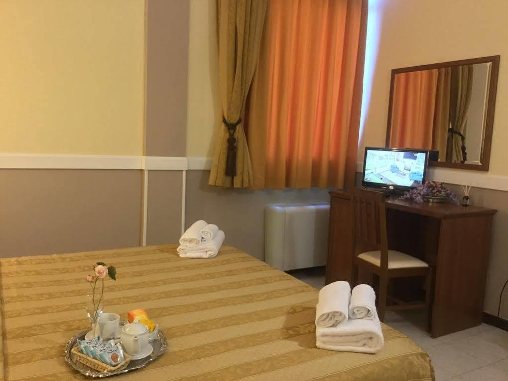 Hotel Marco Polo Self Check-In Bologne Extérieur photo